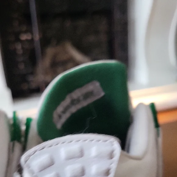retro jordans women White and Green Sneakers - Picture 4 of 7
